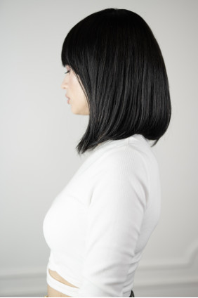Doprodej paruka z pravých vlasů - třásněná - mikádo s ofinou - 35-40 cm, přírodně černá 1B
